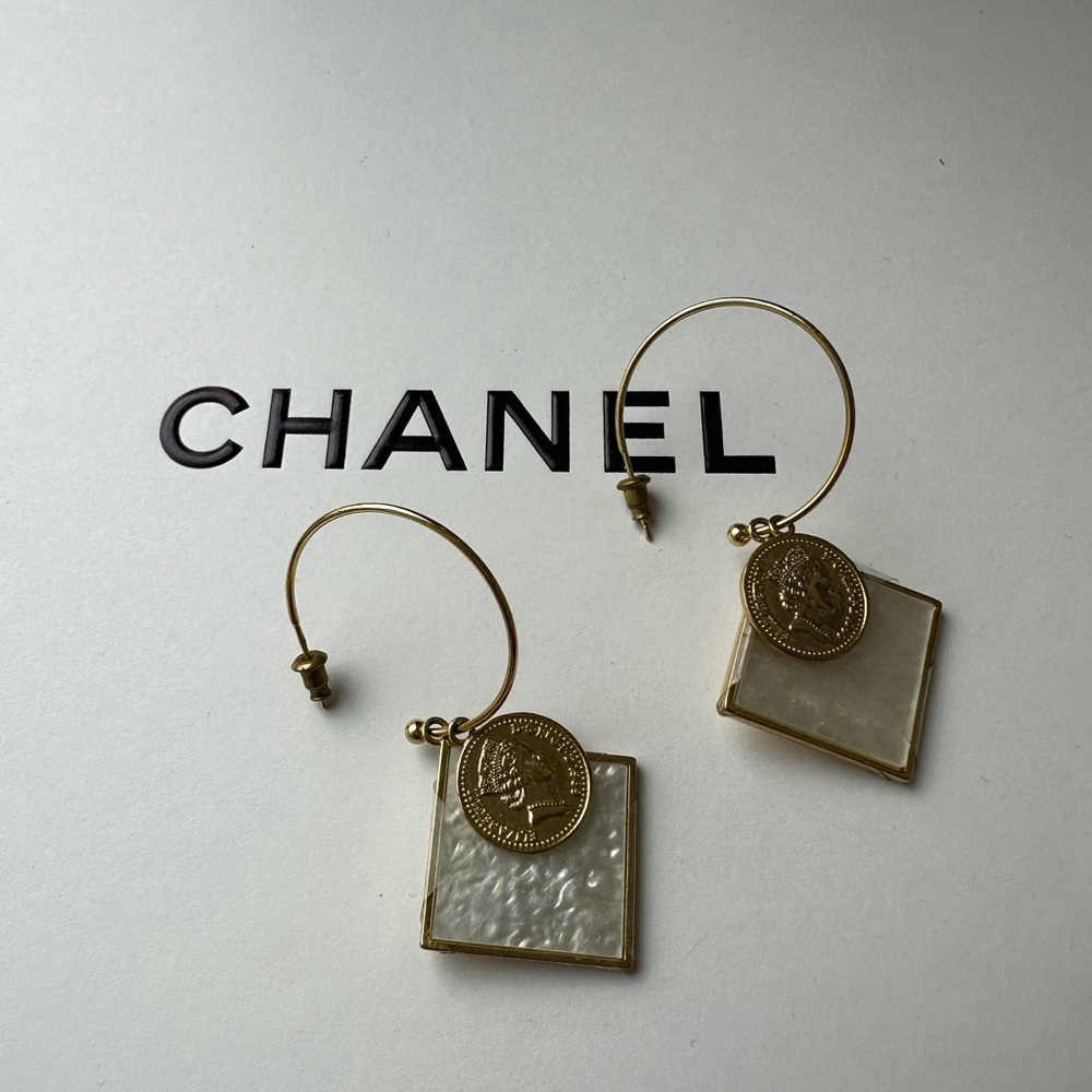 Earrings - Picture 4 of 6